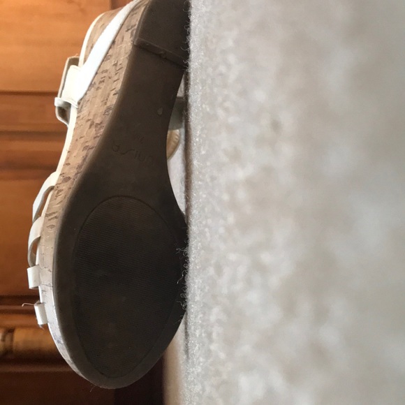 White wedge Sandal - Picture 4 of 4